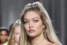 Supermodel apologizes for slandering Israel