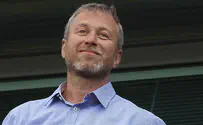 Facing threat of sanctions, Roman Abramovich selling Chelsea FC