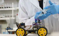 A first: Robot able to 'smell' using a biological sensor