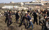 Activists injured as police evacuate rebuilt Samaria outpost