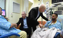Defense Minister visits wounded soldiers in the hospital