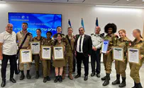 Minister awards lone soldiers who made Aliyah