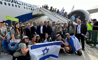 215 Olim from the US and Canada land in Israel