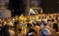 Video: 'Dad, why are the protesters saying 'shame' to the shofar?'