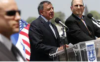 Barak Tells Panetta Israel Will Decide on Iran