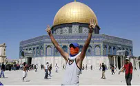 Watch: Muslim Mob Block Jewish Entry to Temple Mount