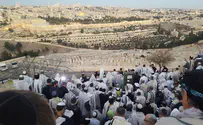 Watch: Hundreds gather for holiday prayer on the Mount of Olives
