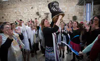 Poll: Just 3% of Israelis back Women of the Wall movement