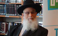 Rabbi Yaakov Ariel receives Israel Prize