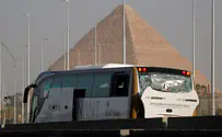 Egypt: 17 wounded in bus blast near Giza pyramids