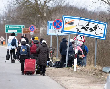 Ukraine: Jewish refugees flee to Poland following dam collapse