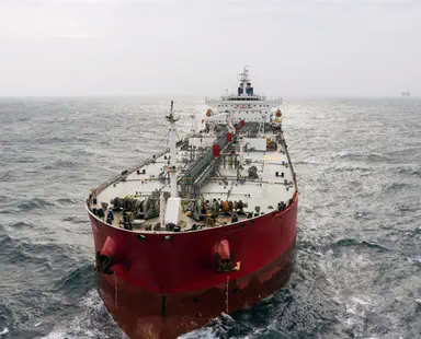 Oil tanker suffers engine failure in Suez Canal