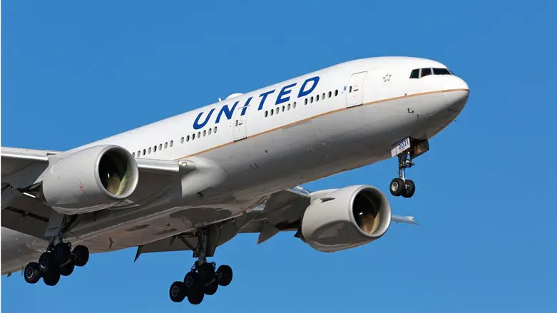 United Airlines passenger aircraft