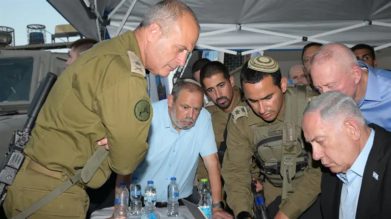 Netanyahu at the scene of the attack