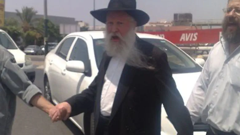 Rabbi Yitzhak Ginsburg after poli