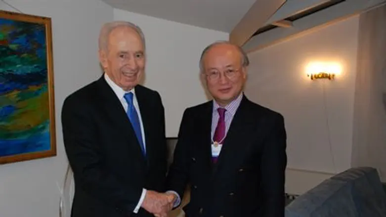 Israeli Pres. Peres, IAEA Chief Yukiyo Amano