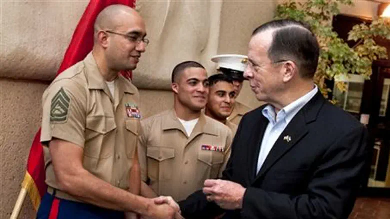 Mullen Greets Marines at embassy in Saudi Ara
