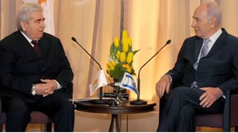 Cyprus Pres. Christofias, Israel Pres. Peres