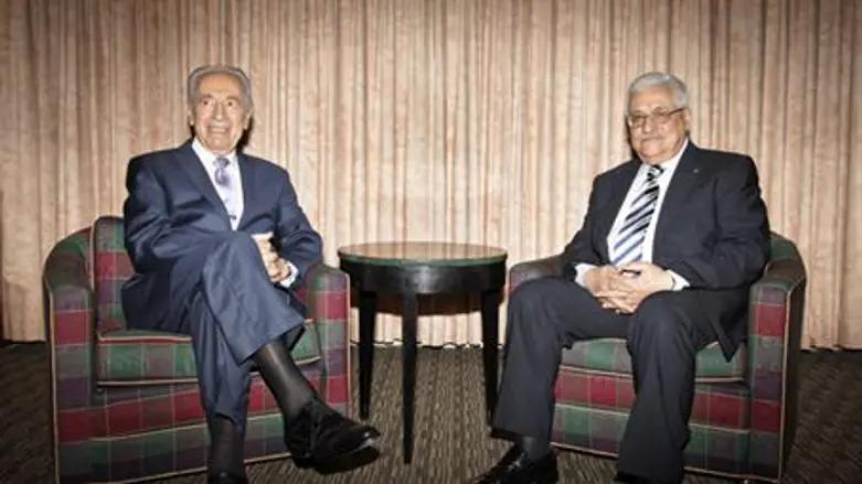 Peres, Abbas meet in 2010