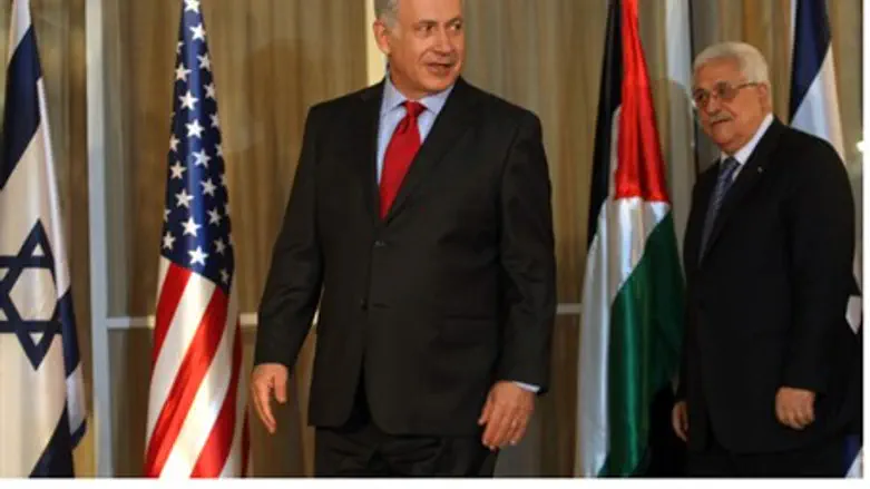PM Netanyahu, PA Chairman Abbas (archive)