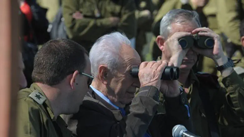 Pres. Peres on Israel's northern border