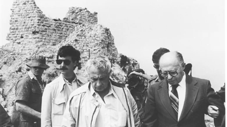 Menachem Begin and Ariel Sharon visit the Bea