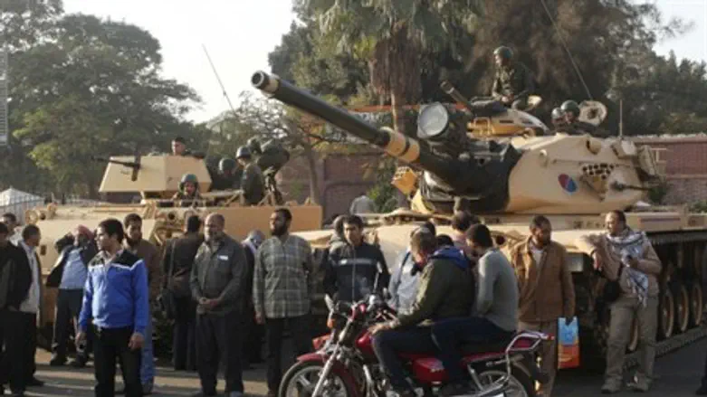 Tanks in Cairo