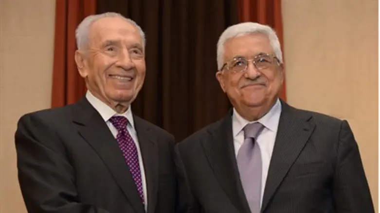 President Shimon Peres meets PA Chairman Mahm