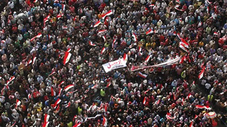 Anti-Morsi protesters in Tahrir square in Cai