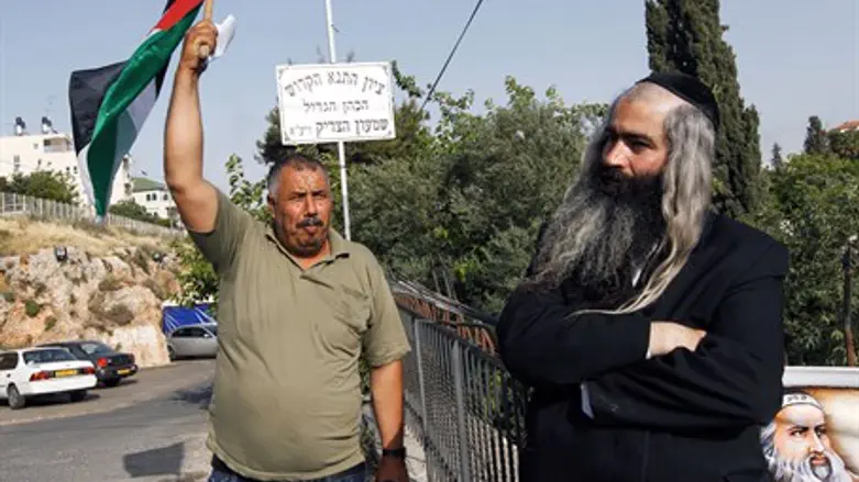 Arab activists harass local Jews in Jerusalem