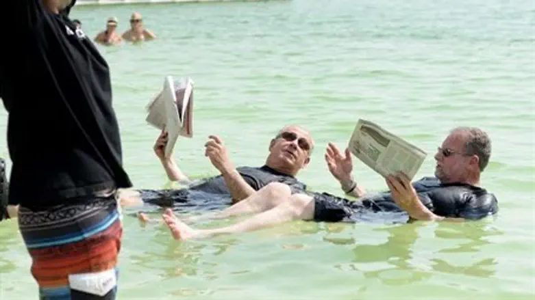 Netanyahu, Greenberg in Dead Sea