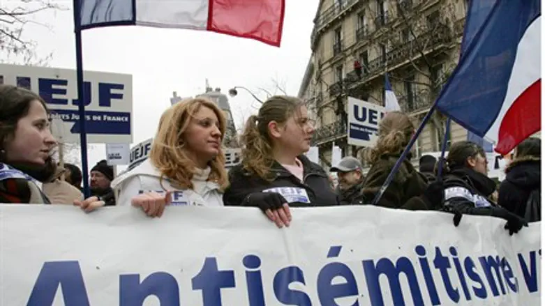 Paris march against anti-Semitism (file)