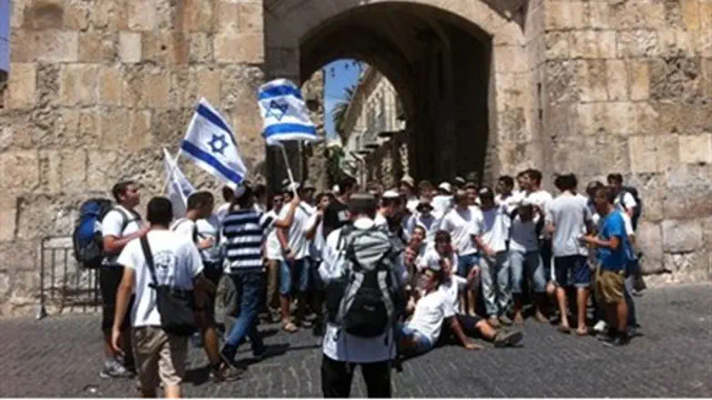 Hispin Yeshiva students at the Lions' Gate
