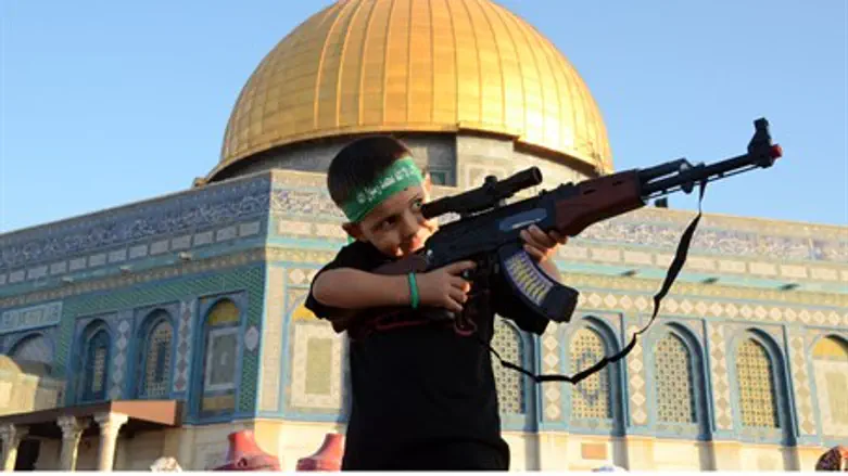 Hamas headband and toy gun on Temple Mount