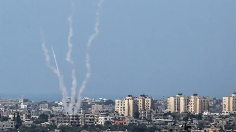 Gaza terrorists fire rockets (file)