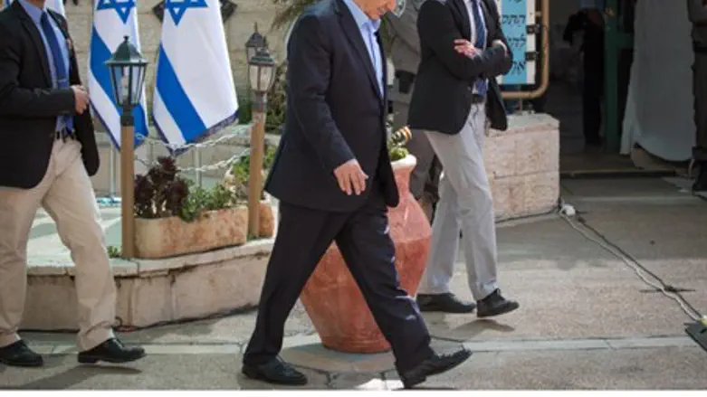 Netanyahu visiting the Border Police HQ
