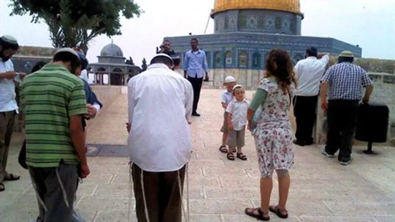 Measure intended to stop Jews 'illegally' praying