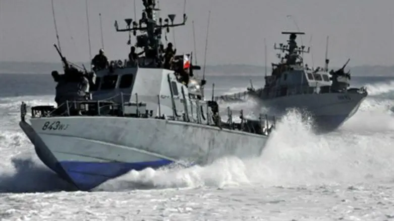  Israeli navy ship to the rescue (file)
