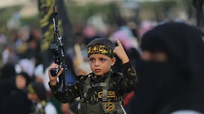 Palestinian child at Islamic Jihad rally (file)