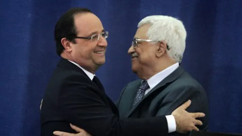 French President Francois Hollande and PA Chairman Mahmoud Abbas