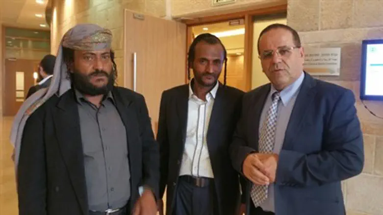 Ayoub Kara meets with recent Jewish olim from Yemen