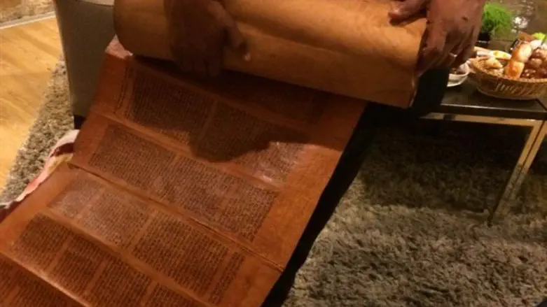 500-year-old Torah scroll brought from Yemen to Israel