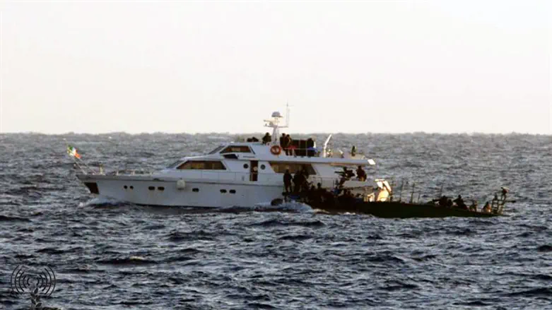 Israeli navy takes over flotilla ship (archive)
