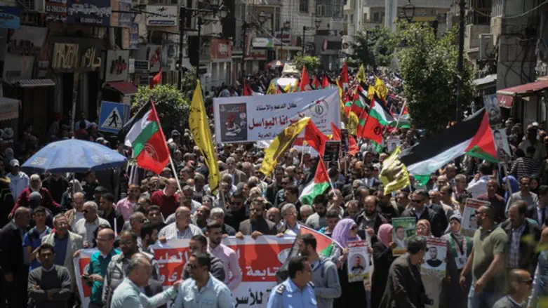Anti-Israel demonstrators rally in Ramallah