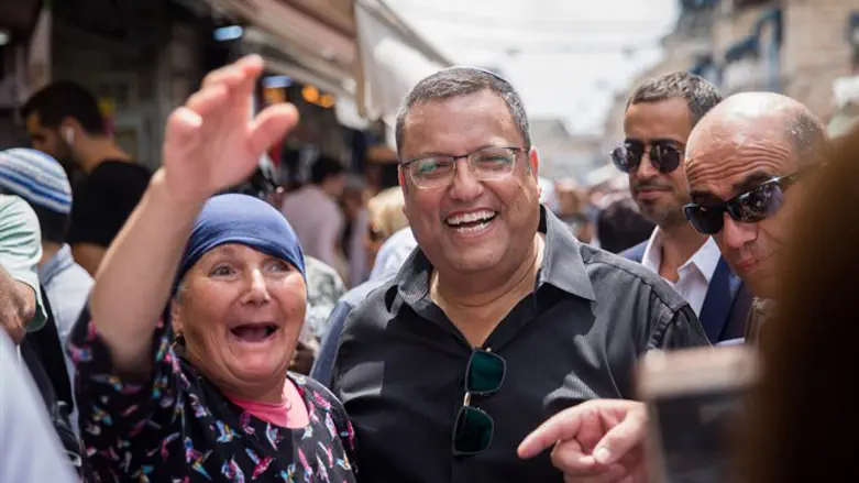 Moshe Leon visits Machane Yehuda market in Jerusalem