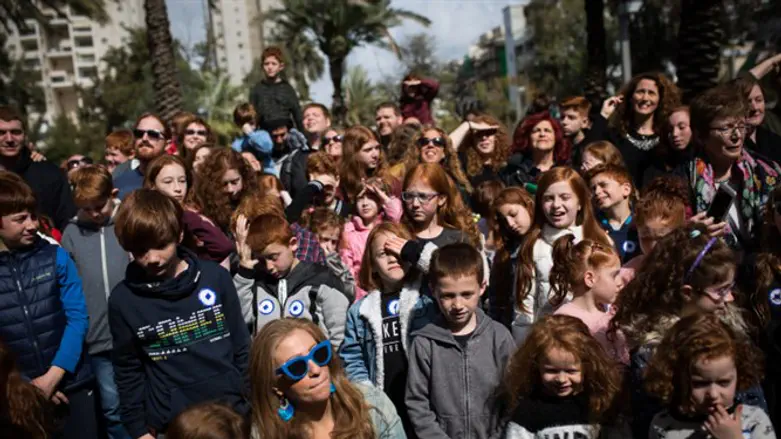 Hundreds of redheads gather in Holon