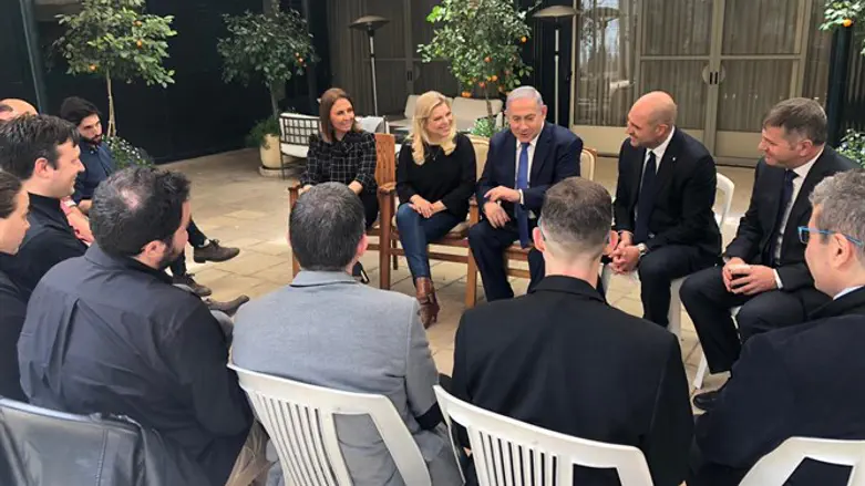 Netanyahu meets with LGBT representatives