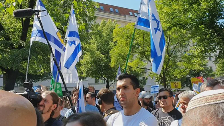 Pro-Israel counter protest in Berlin