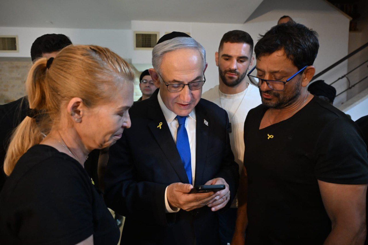 PM Netanyahu visits family of Omer Smadja
