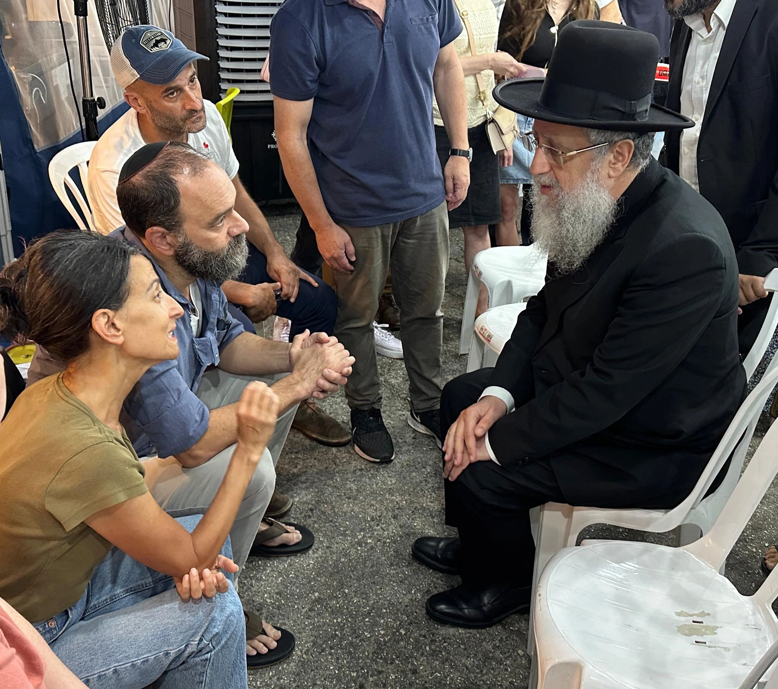 Rabbi David Yosef at condolence visit